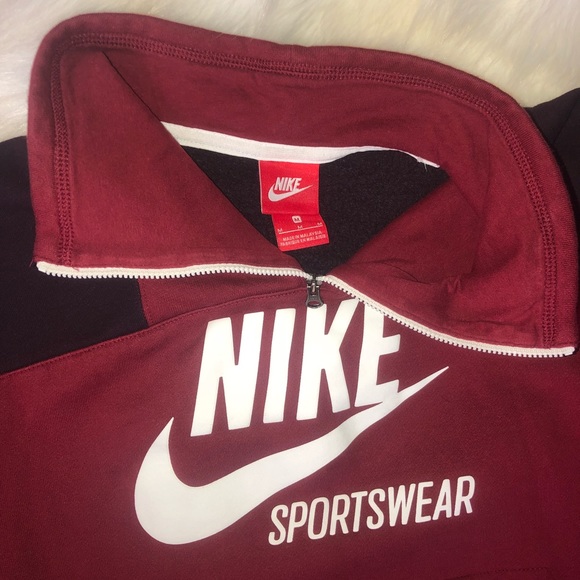 Women’s Nike Zip Up Sweatshirt Medium - Picture 5 of 8